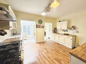 SYDNEY STREET- click for photo gallery